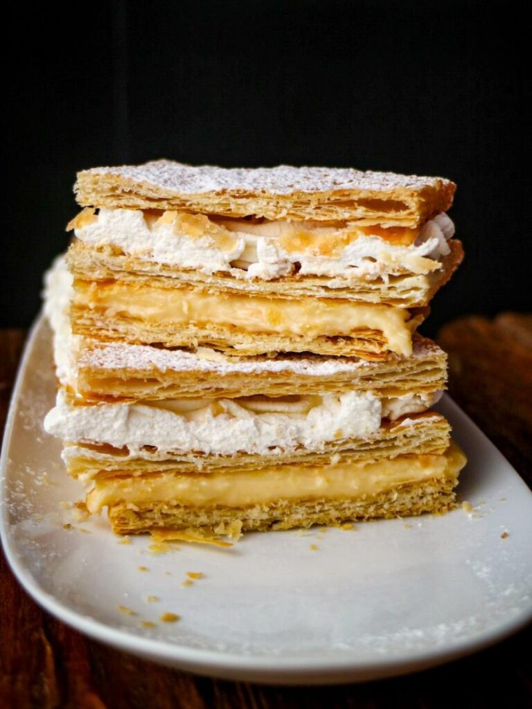 Milhojas de Crema Pastelera y Nata