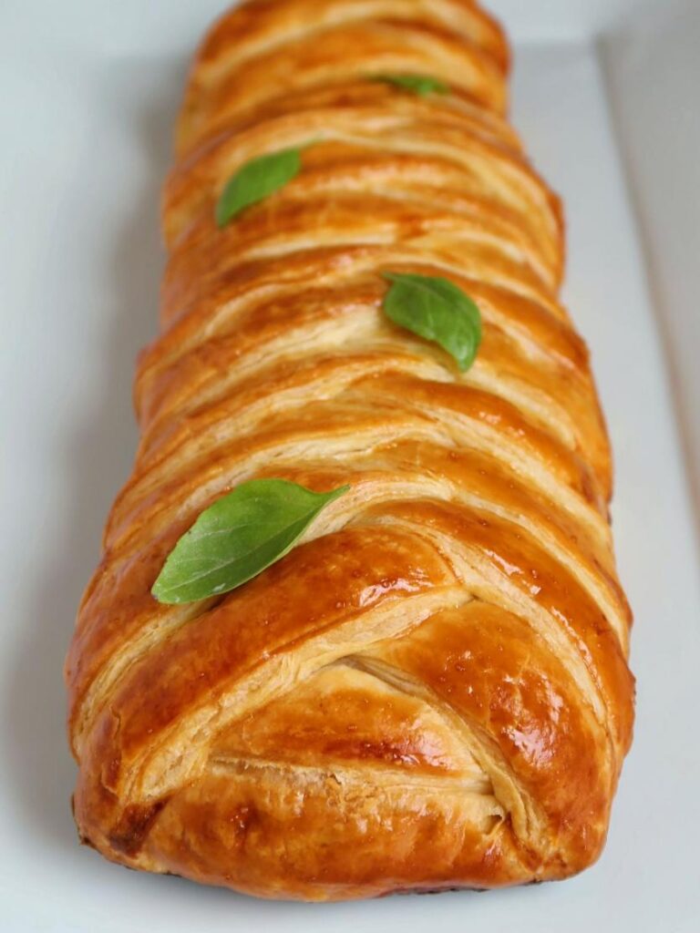 Trenza de Hojaldre Caprese con Jamón