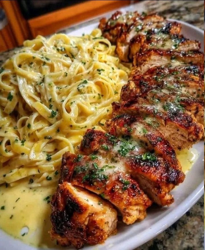 Pasta Alfredo Cremosa a la Parrilla